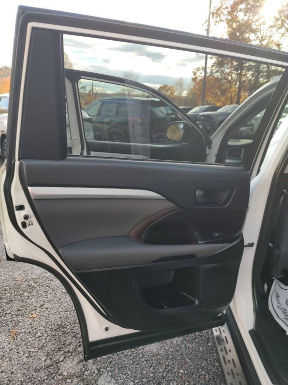 2019 Toyota Highlander Image 27