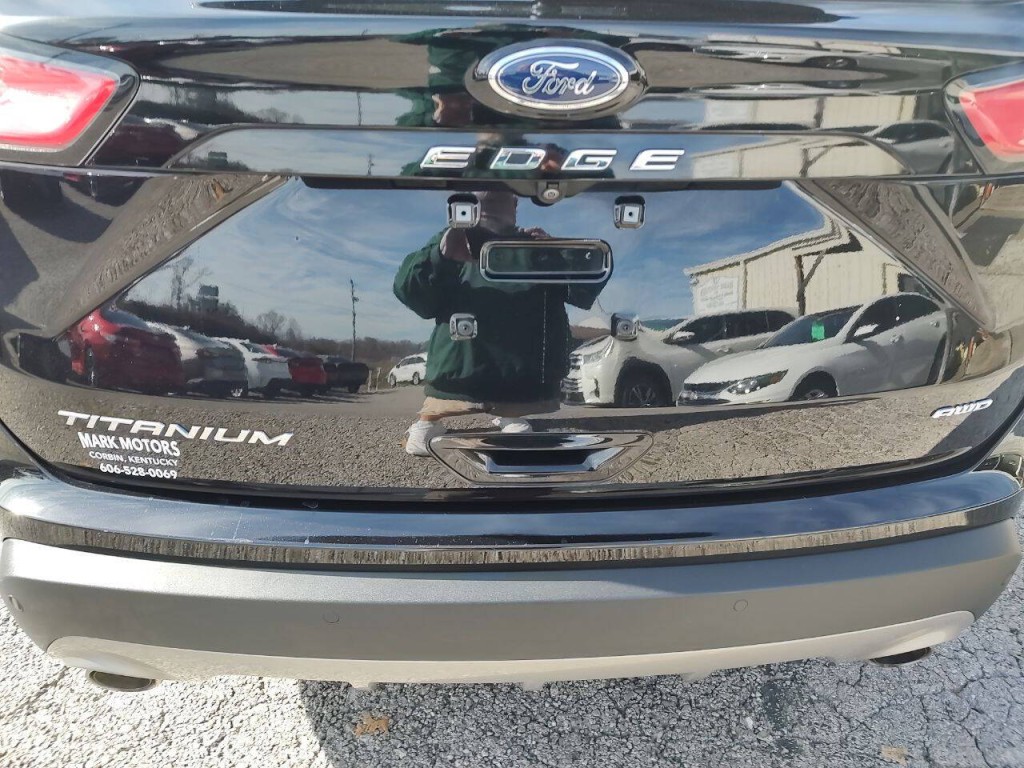 2022 Ford Edge Image 14