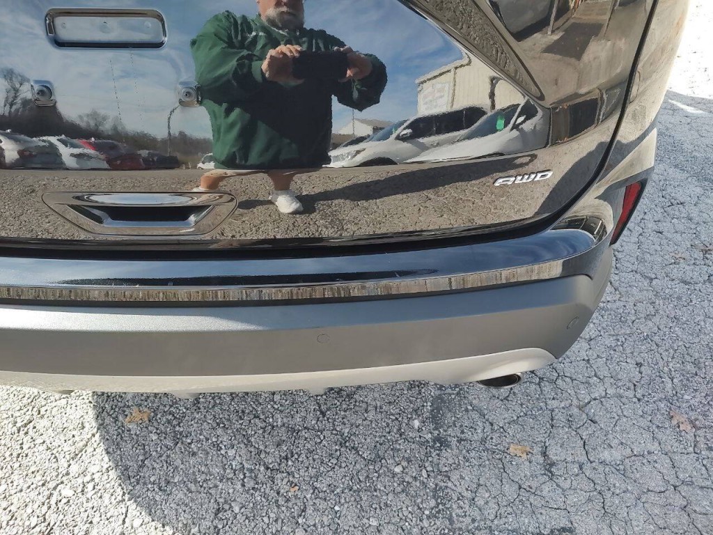 2022 Ford Edge Image 16