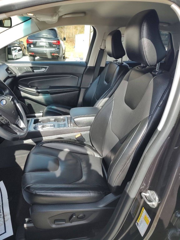 2022 Ford Edge Image 17