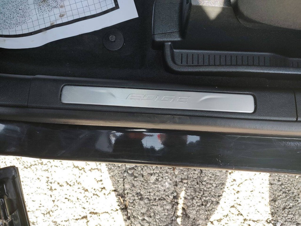 2022 Ford Edge Image 21