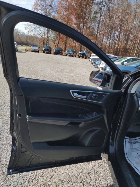 2022 Ford Edge Image 22