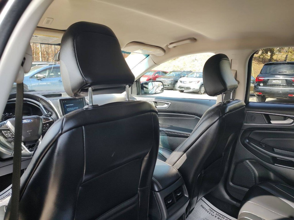 2022 Ford Edge Image 26