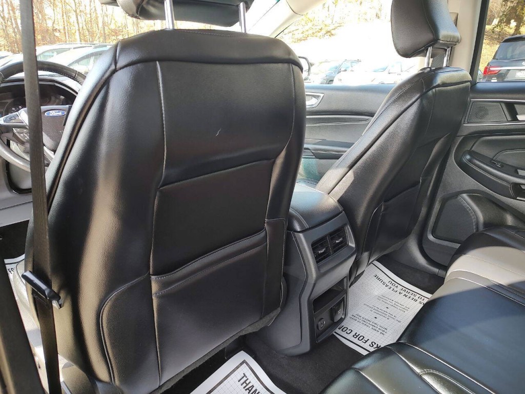 2022 Ford Edge Image 27