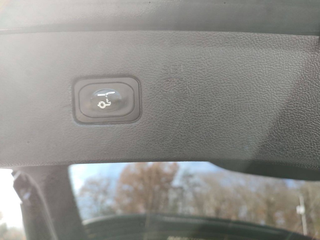 2022 Ford Edge Image 34