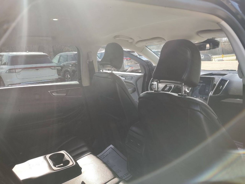 2022 Ford Edge Image 35