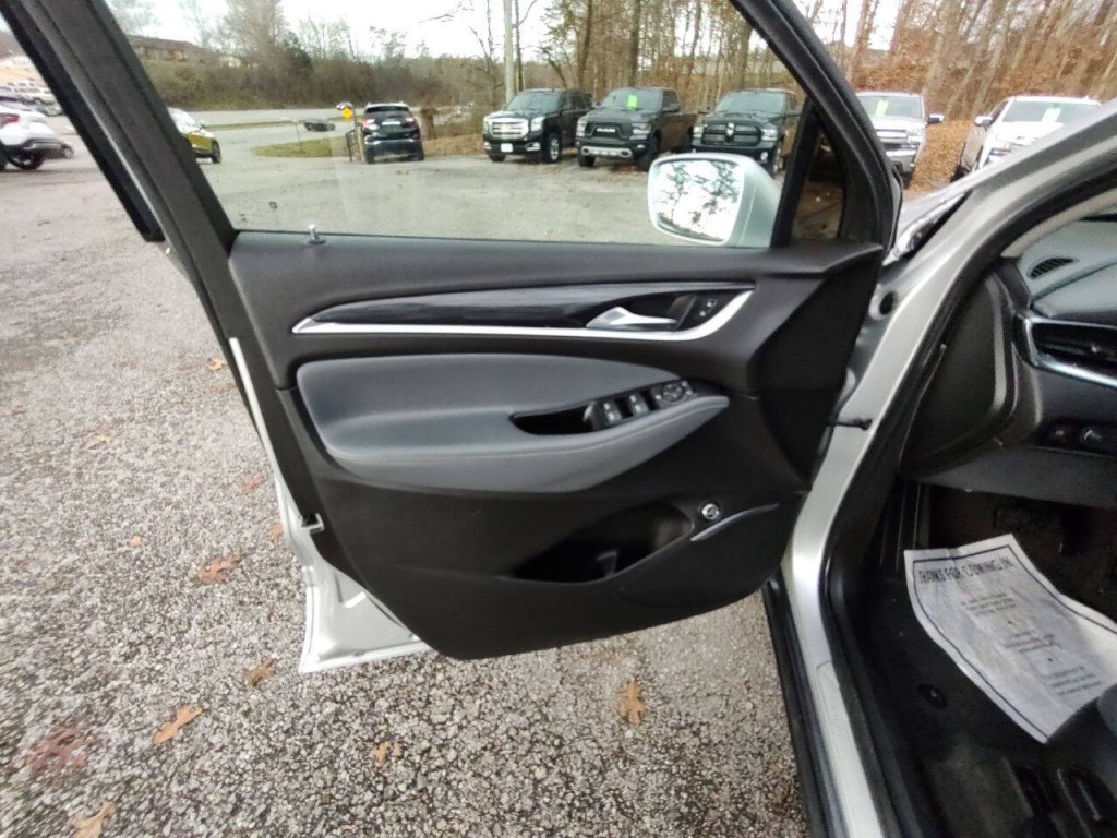 2020 Buick Enclave Image 18