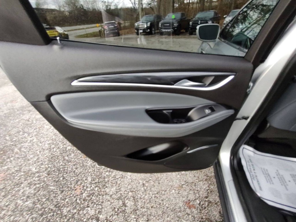 2020 Buick Enclave Image 24