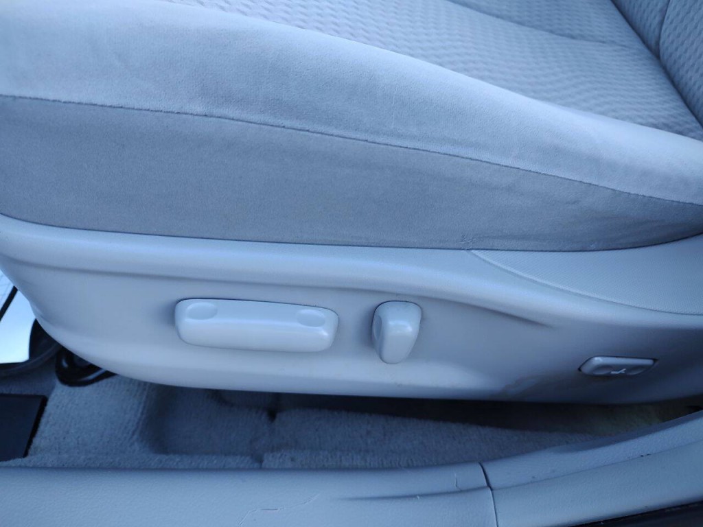 2011 Toyota Camry Image 16