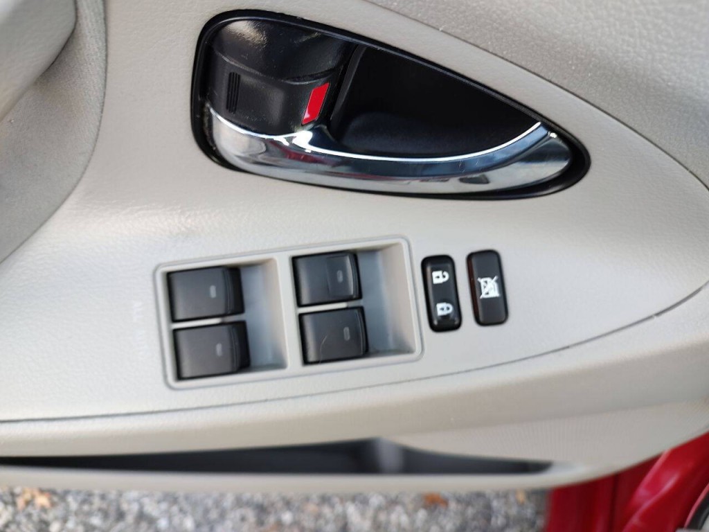 2011 Toyota Camry Image 18