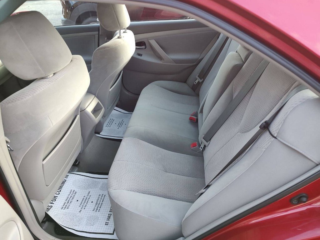 2011 Toyota Camry Image 19