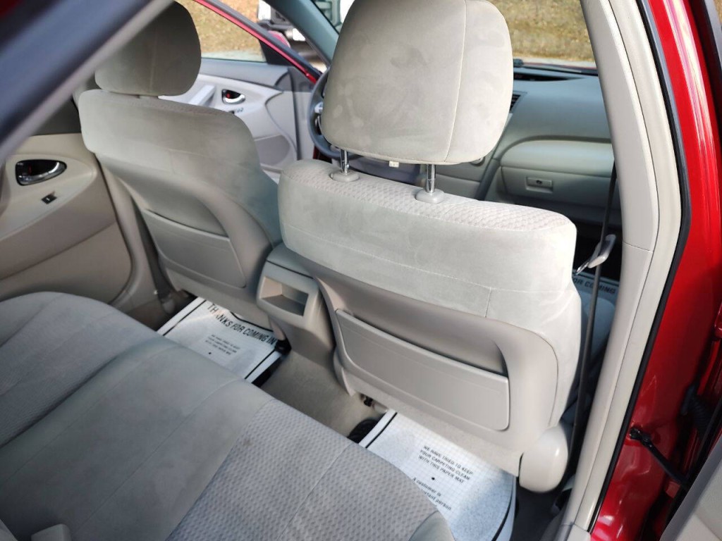 2011 Toyota Camry Image 26