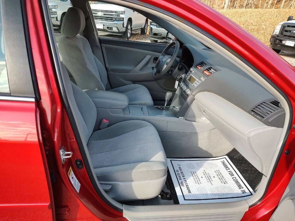 2011 Toyota Camry Image 28