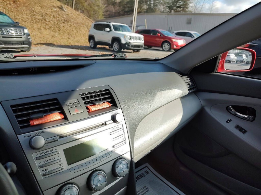 2011 Toyota Camry Image 31