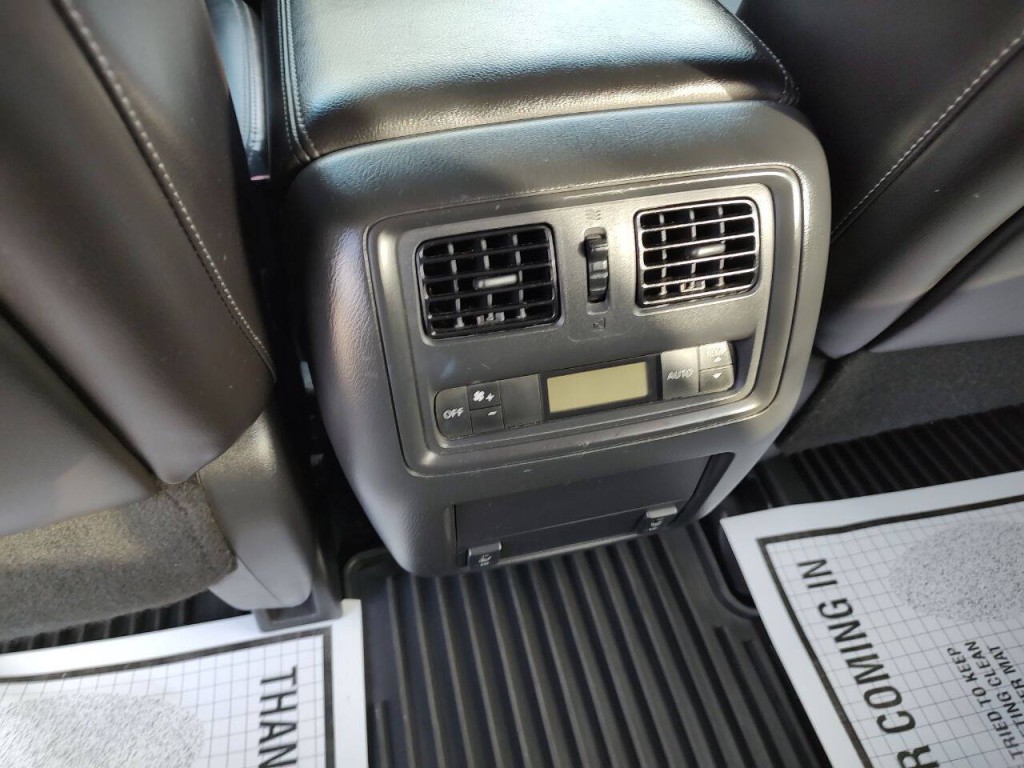 2013 Nissan Pathfinder Image 23