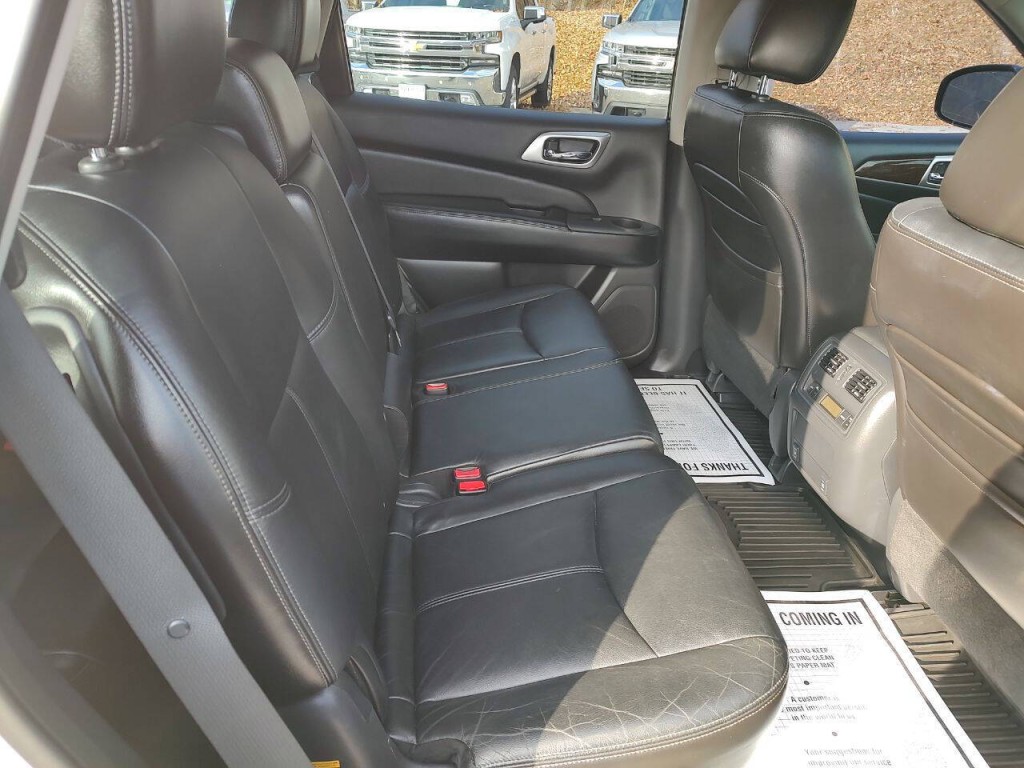 2013 Nissan Pathfinder Image 31