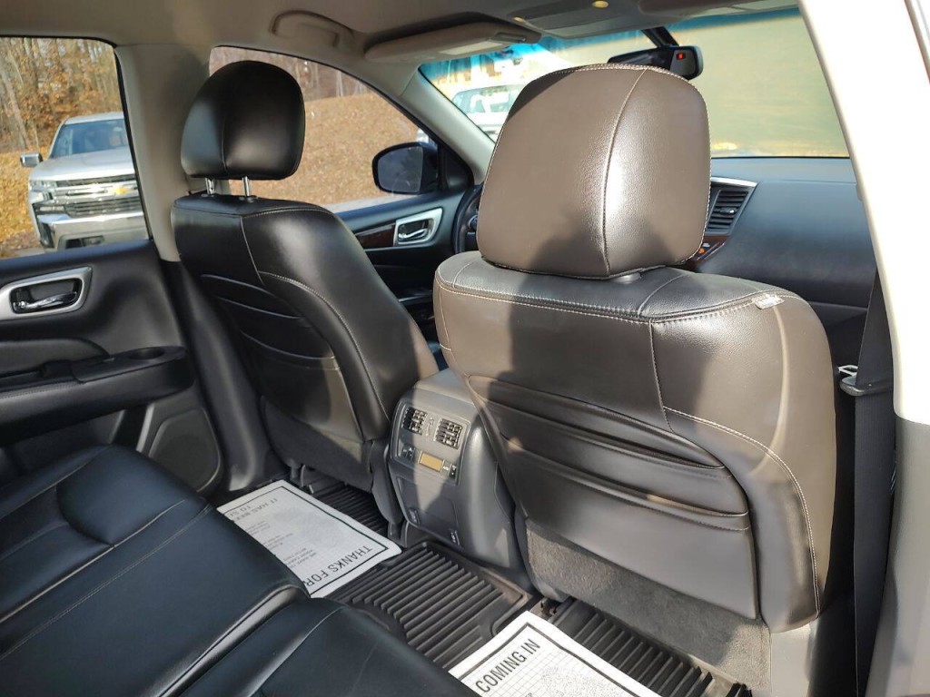2013 Nissan Pathfinder Image 32
