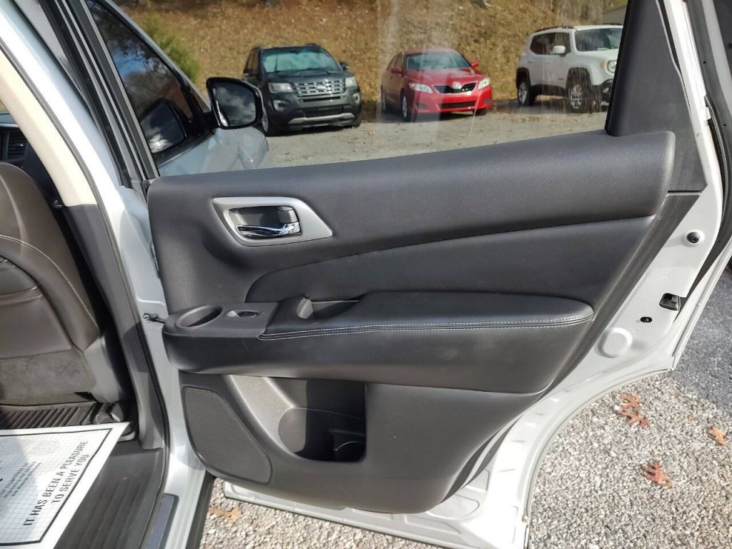 2013 Nissan Pathfinder Image 33