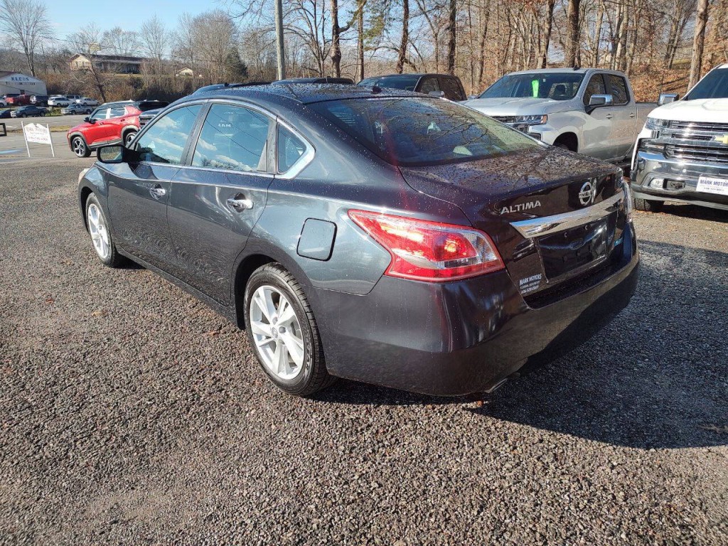 2013 Nissan Altima Image 9