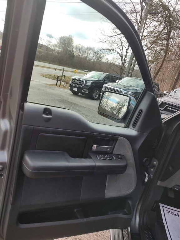 2004 Ford F-150 Image 22