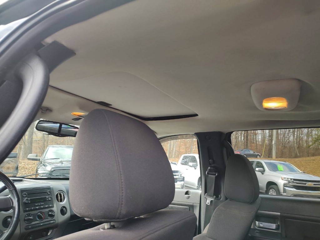 2004 Ford F-150 Image 24