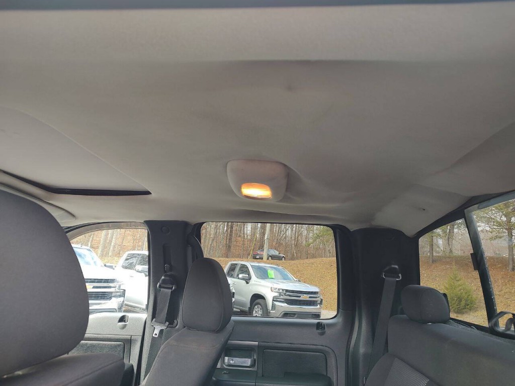 2004 Ford F-150 Image 25