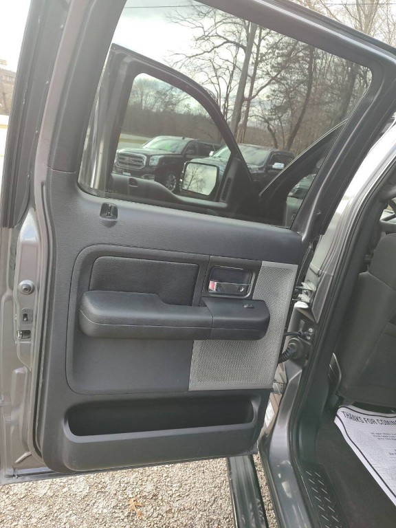 2004 Ford F-150 Image 30