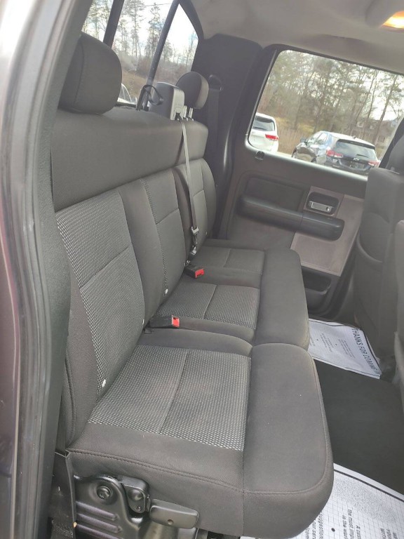 2004 Ford F-150 Image 32