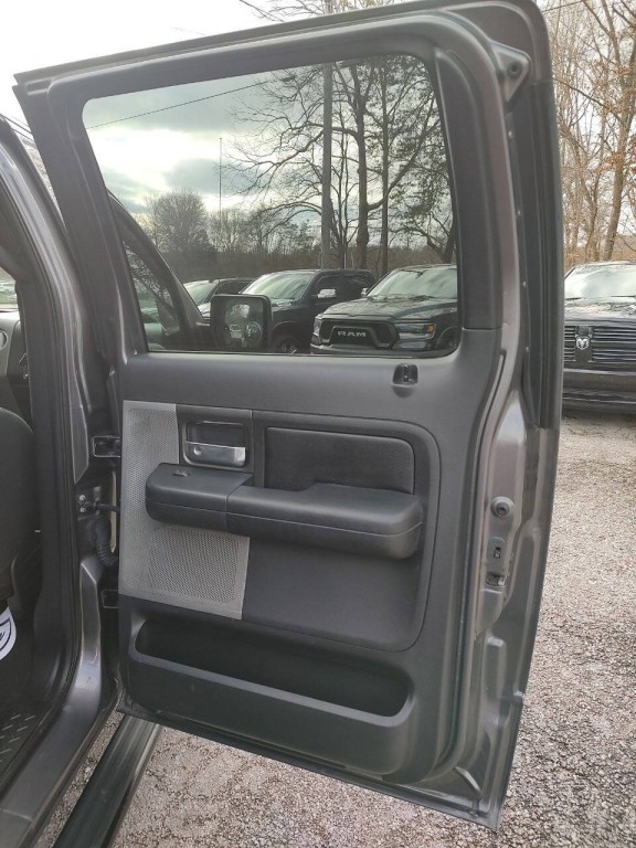 2004 Ford F-150 Image 33