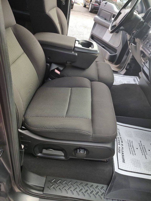 2004 Ford F-150 Image 35