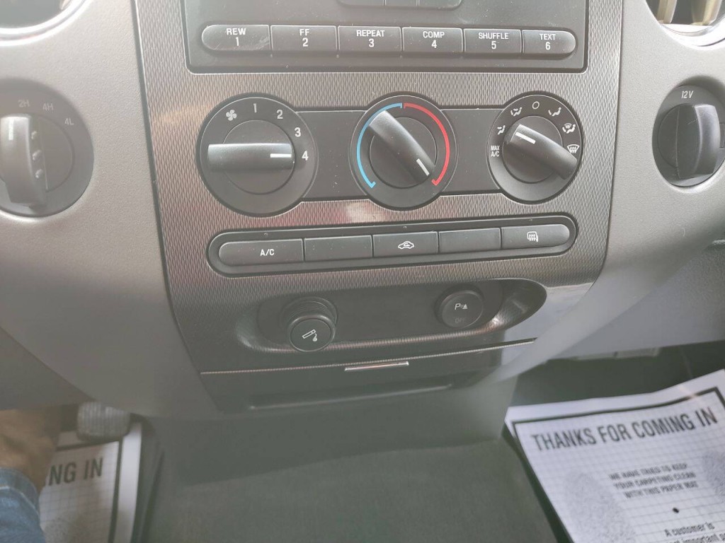 2004 Ford F-150 Image 42