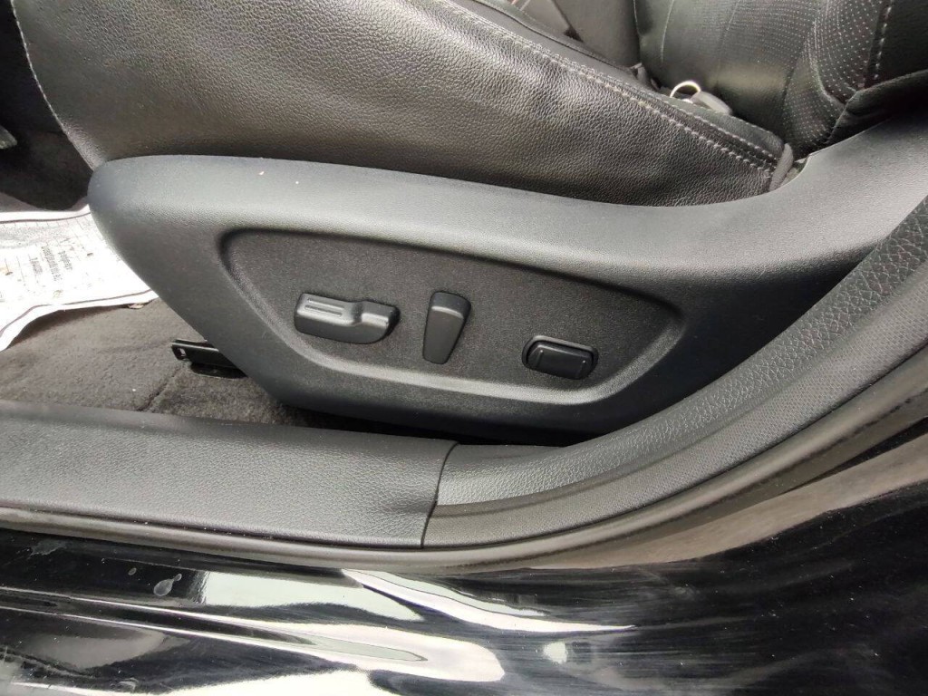 2019 Nissan Rogue Image 30