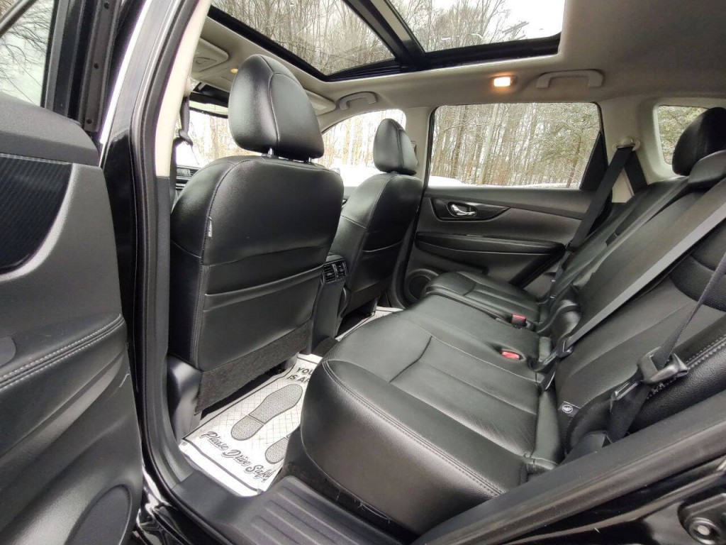 2019 Nissan Rogue Image 32