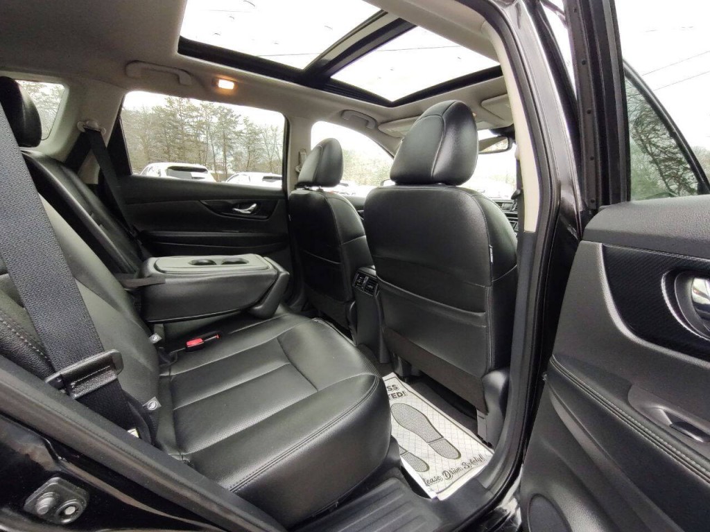 2019 Nissan Rogue Image 35