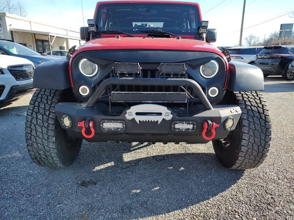 2011 Jeep Wrangler Image 2