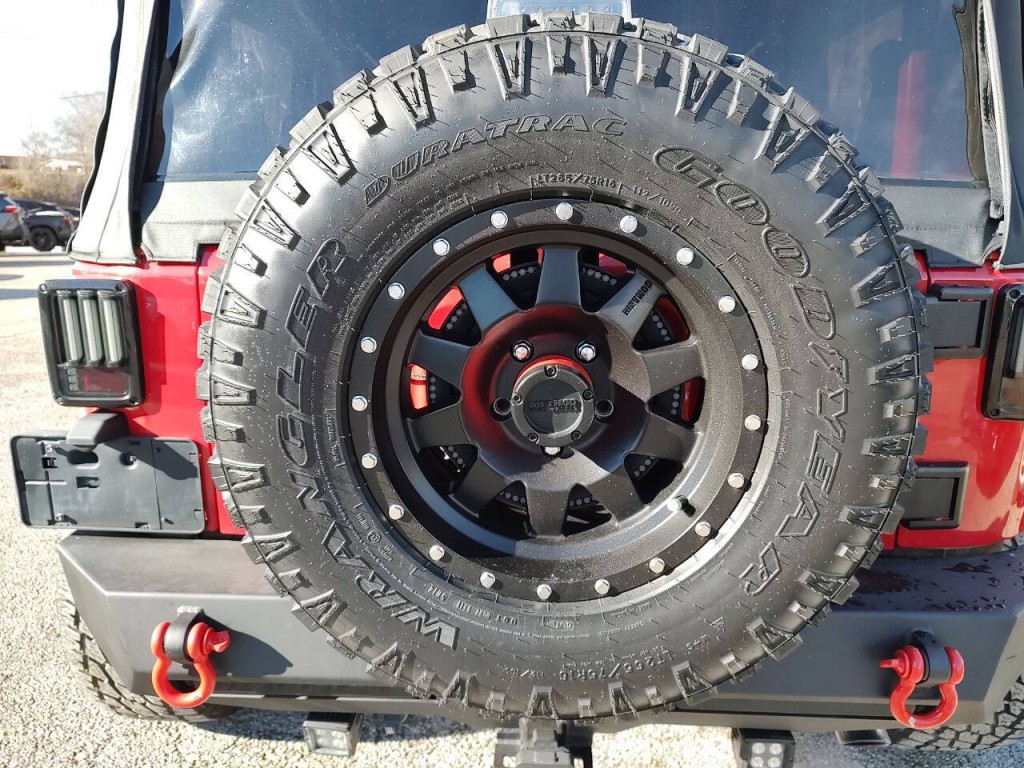 2011 Jeep Wrangler Image 10