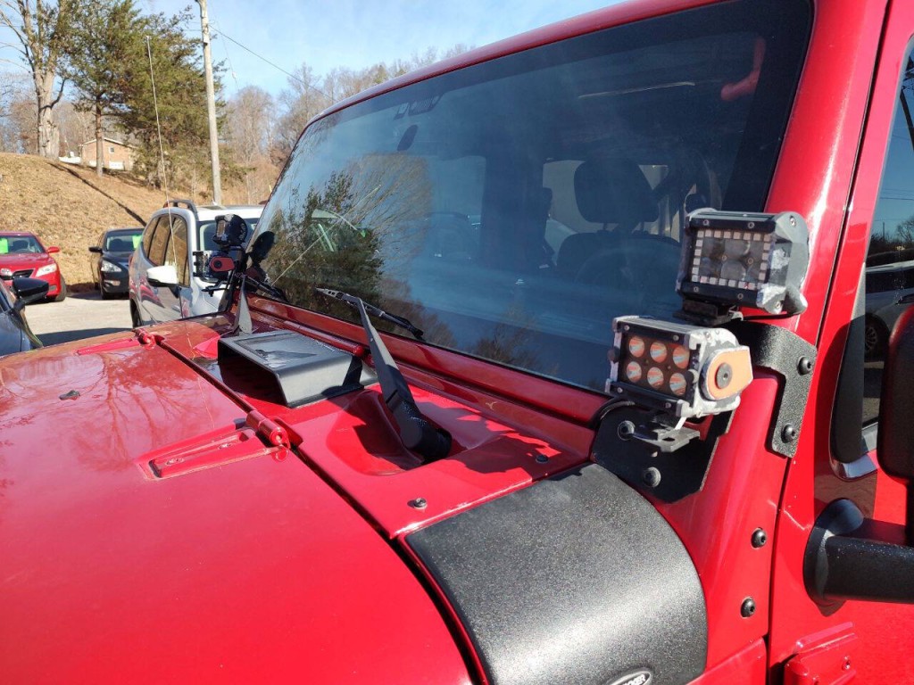 2011 Jeep Wrangler Image 12