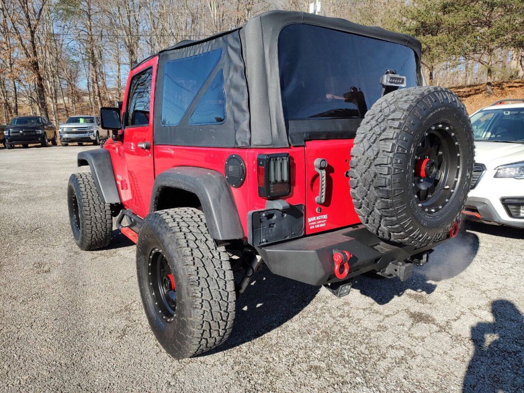 2011 Jeep Wrangler Image 13