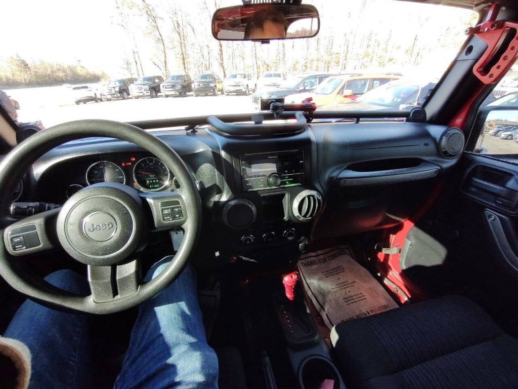 2011 Jeep Wrangler Image 15