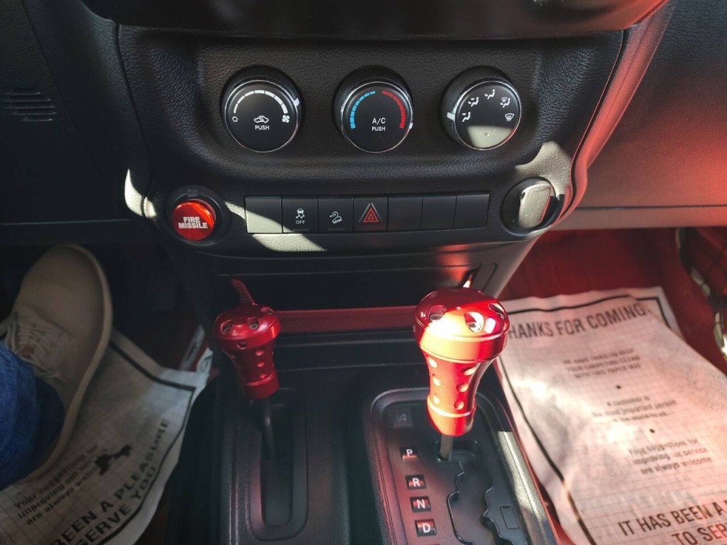 2011 Jeep Wrangler Image 16