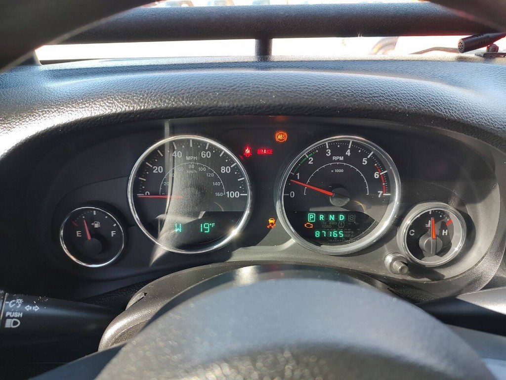 2011 Jeep Wrangler Image 18