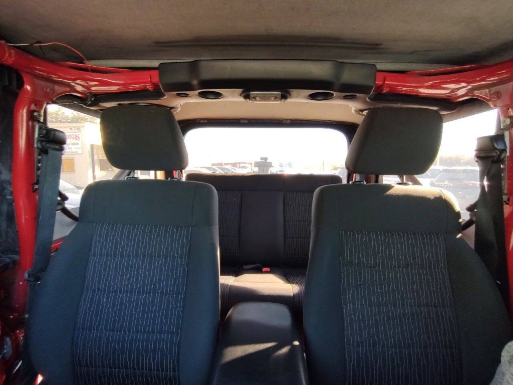 2011 Jeep Wrangler Image 22