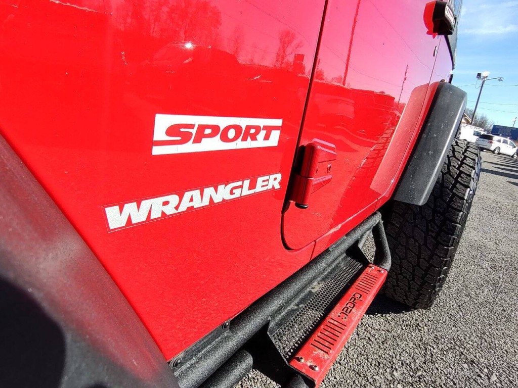 2011 Jeep Wrangler Image 28