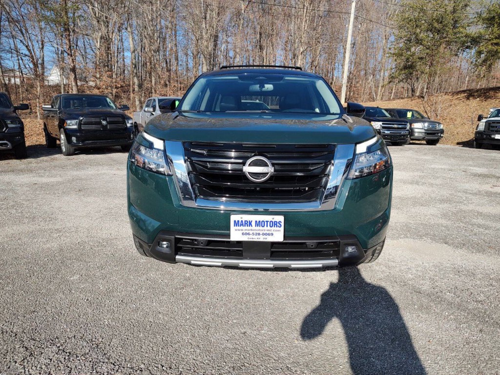 2022 Nissan Pathfinder Image 3