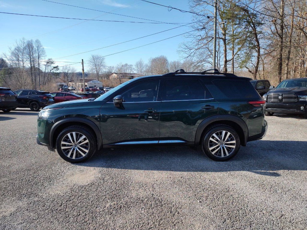 2022 Nissan Pathfinder Image 8