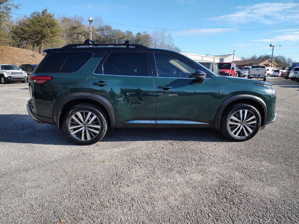 2022 Nissan Pathfinder Image 9