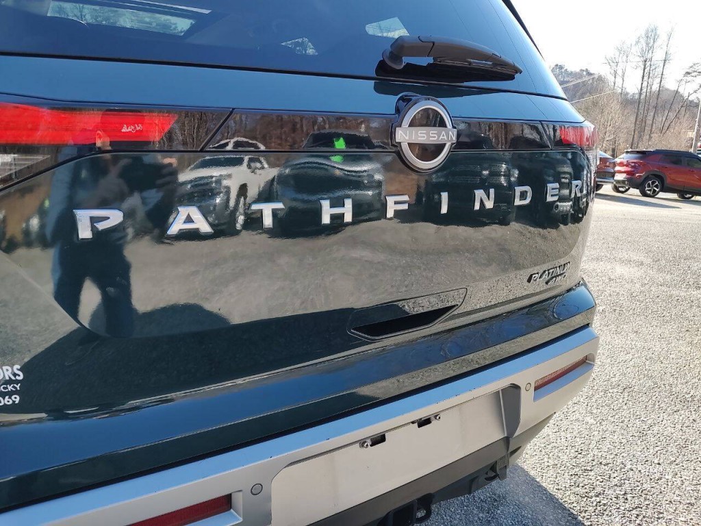 2022 Nissan Pathfinder Image 13