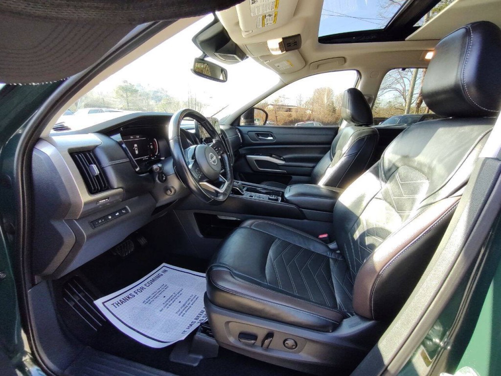 2022 Nissan Pathfinder Image 16