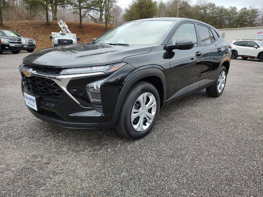 2025 Chevrolet Trax Image 2