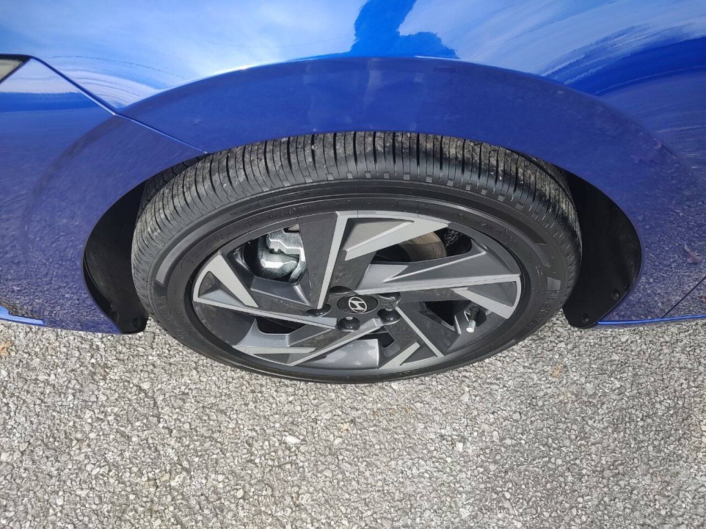 2025 Hyundai Elantra Image 10